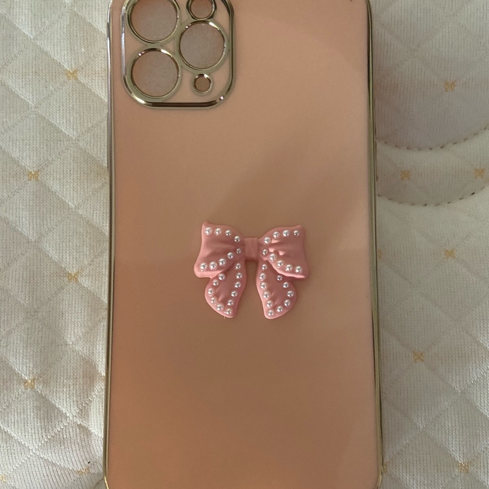 SHEIN Pink and Gold Bow Phone Case for iPhone 11 Pro
